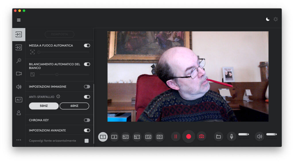 Disabili DOC – “Speciale Logitech StreamCam” – La schermata “Logi Capture” mostra la App dopo aver attivato l'aspetto scuro, la “Dark Mode”